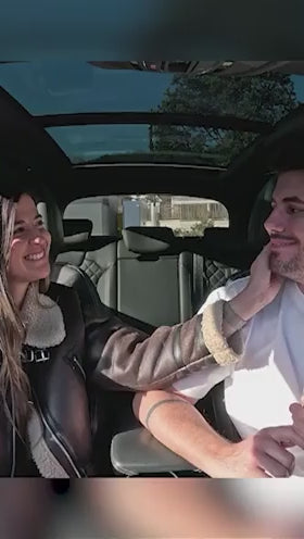 Charger la vidéo: Réactions de personnes qui offrent une chanson personnalisée Melodfy